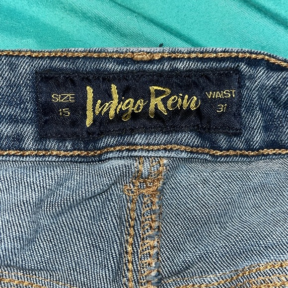 Indigo Rein Jean shorts - Picture 2 of 4
